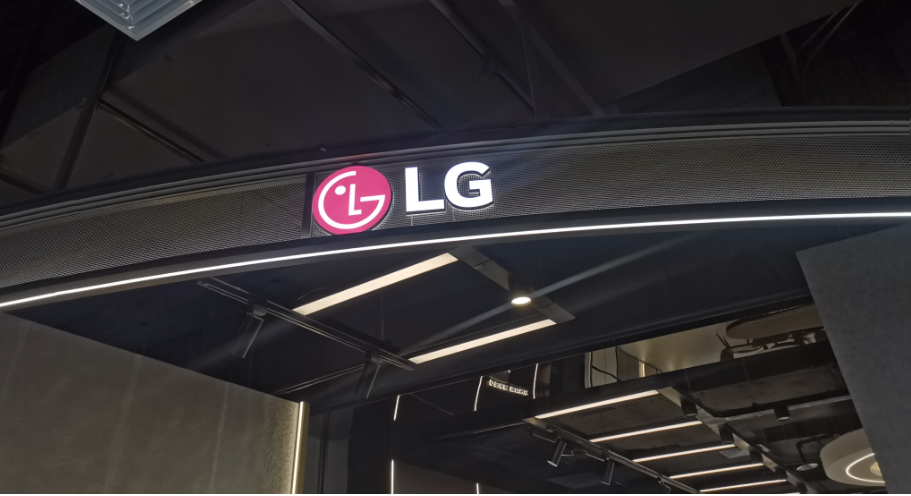 LG