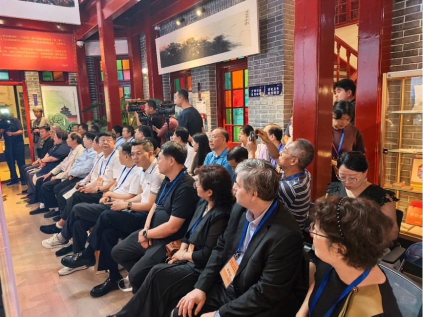 丹青绘中轴 文脉永传承  &mdash;&mdash;&ldquo;庆祝北京中轴线申遗成功一周年&middot;杨留义北京中轴线城市山水画展&rdquo;在京开幕(图1)