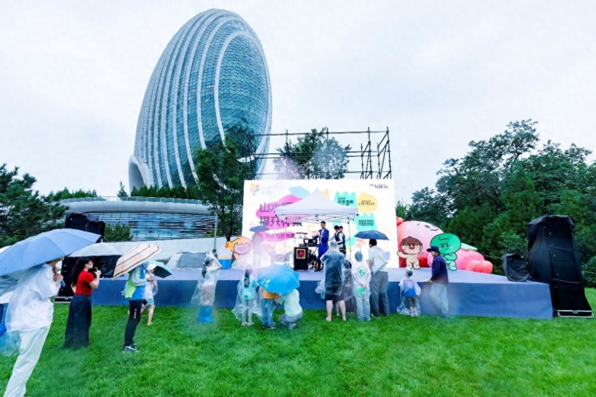 影视IP赋能文旅消费，2025怀柔国潮文化季面包电影市集精彩启幕(图1)