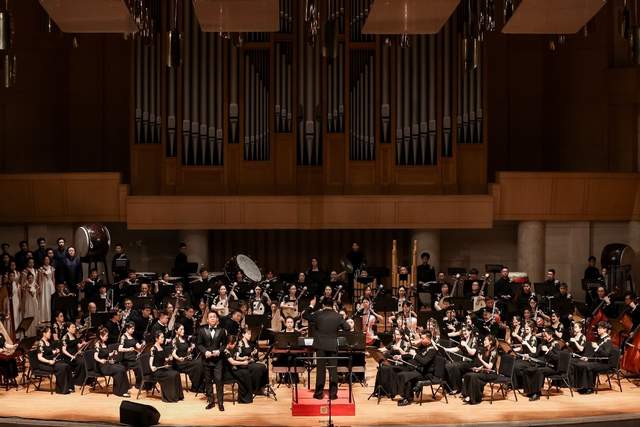 民族交响《云横秦岭》晋京首演:奏响中华父亲山的精神史诗(图6) 民族交响《云横秦岭》晋京首演:奏响中华父亲山的精神史诗(图6)