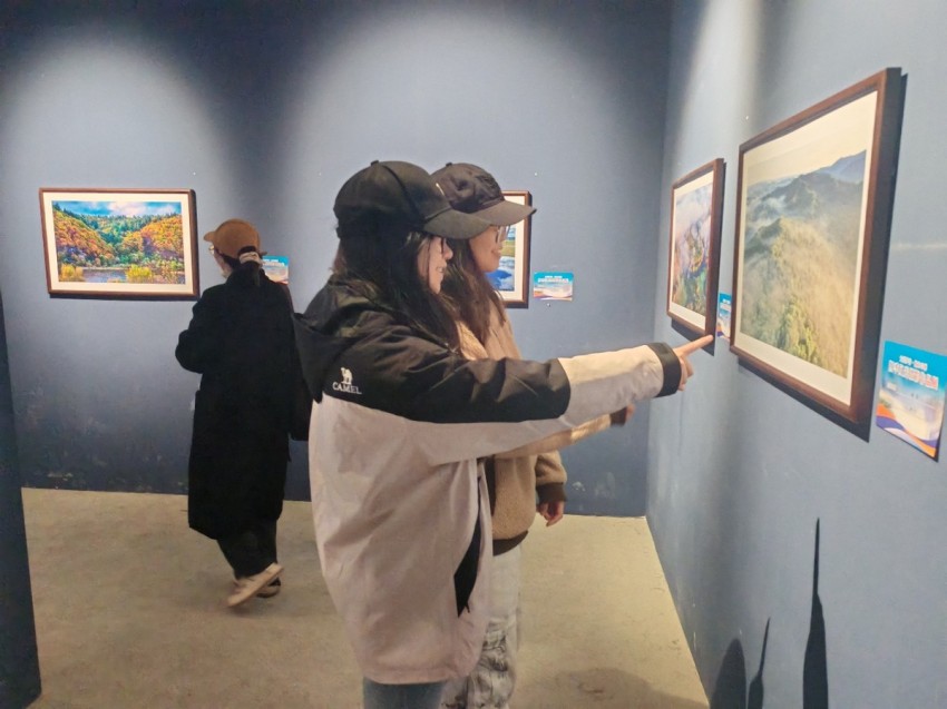 &ldquo;大美伊春&middot;魅力丰林&rdquo;四季风光摄影作品展亮相天津(图2)