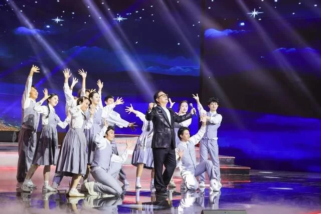 群星荟萃共绘马年新春诗意画卷,CETV诗意中国春晚录制圆满成功(图28) 群星荟萃共绘马年新春诗意画卷,CETV诗意中国春晚录制圆满成功(图28)