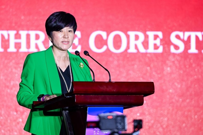 “文明的交响・多国传统服饰精品展”精彩亮相第九届北京红桥国际珍珠文化节(图3) “文明的交响・多国传统服饰精品展”精彩亮相第九届北京红桥国际珍珠文化节(图3)