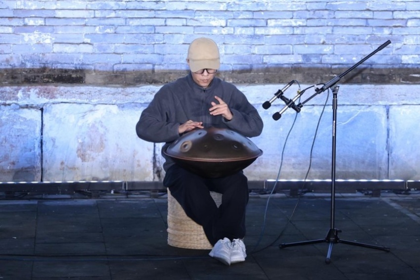 古寺搭台,居民演身边人、说身边事——原创沉浸式戏剧《家在回天》引共鸣(图9) 古寺搭台,居民演身边人、说身边事——原创沉浸式戏剧《家在回天》引共鸣(图9)